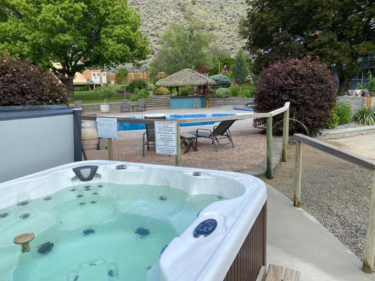 Similkameen Wild Resort & Winery Retreat Osoyoos Eksteriør billede