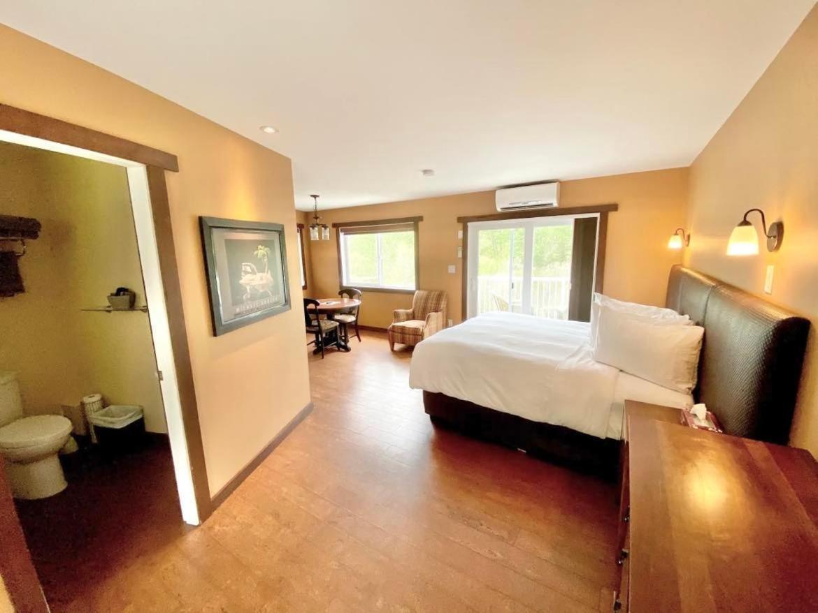 Similkameen Wild Resort & Winery Retreat Osoyoos Eksteriør billede