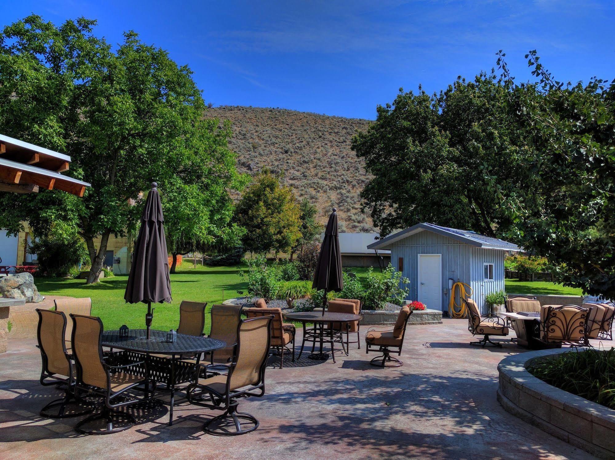 Similkameen Wild Resort & Winery Retreat Osoyoos Eksteriør billede